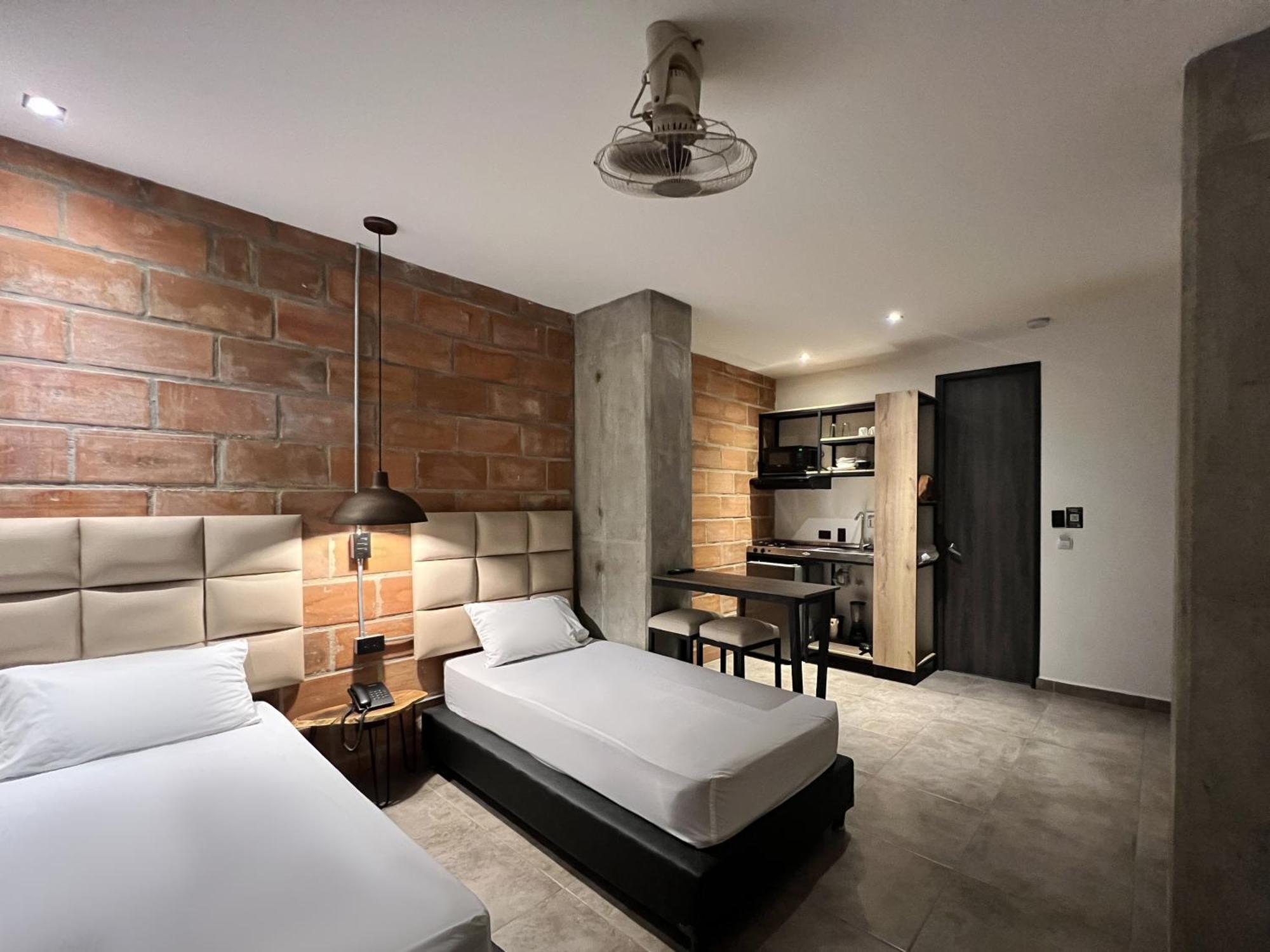 Apartahotel Medellin Bagian luar foto
