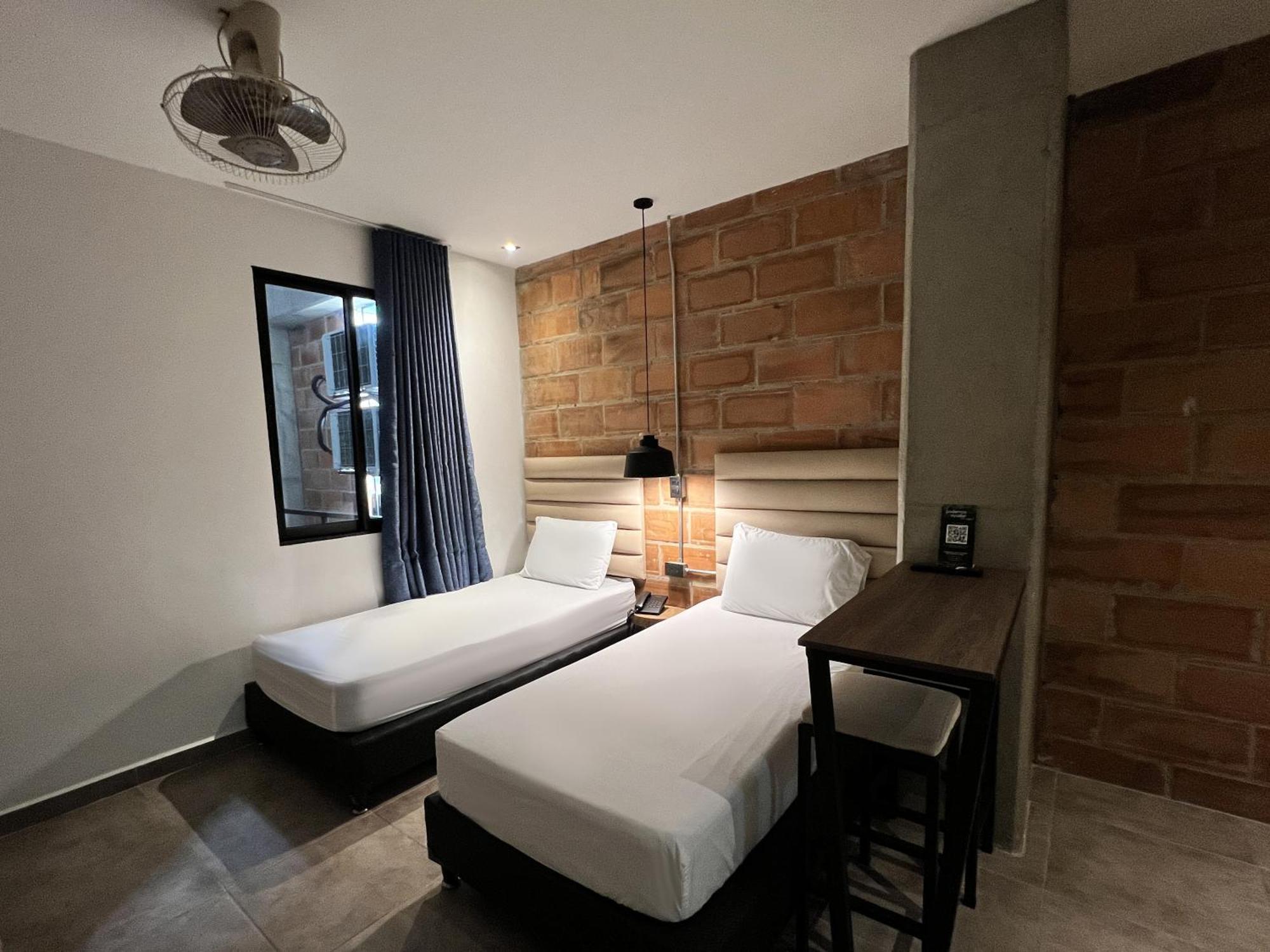 Apartahotel Medellin Bagian luar foto