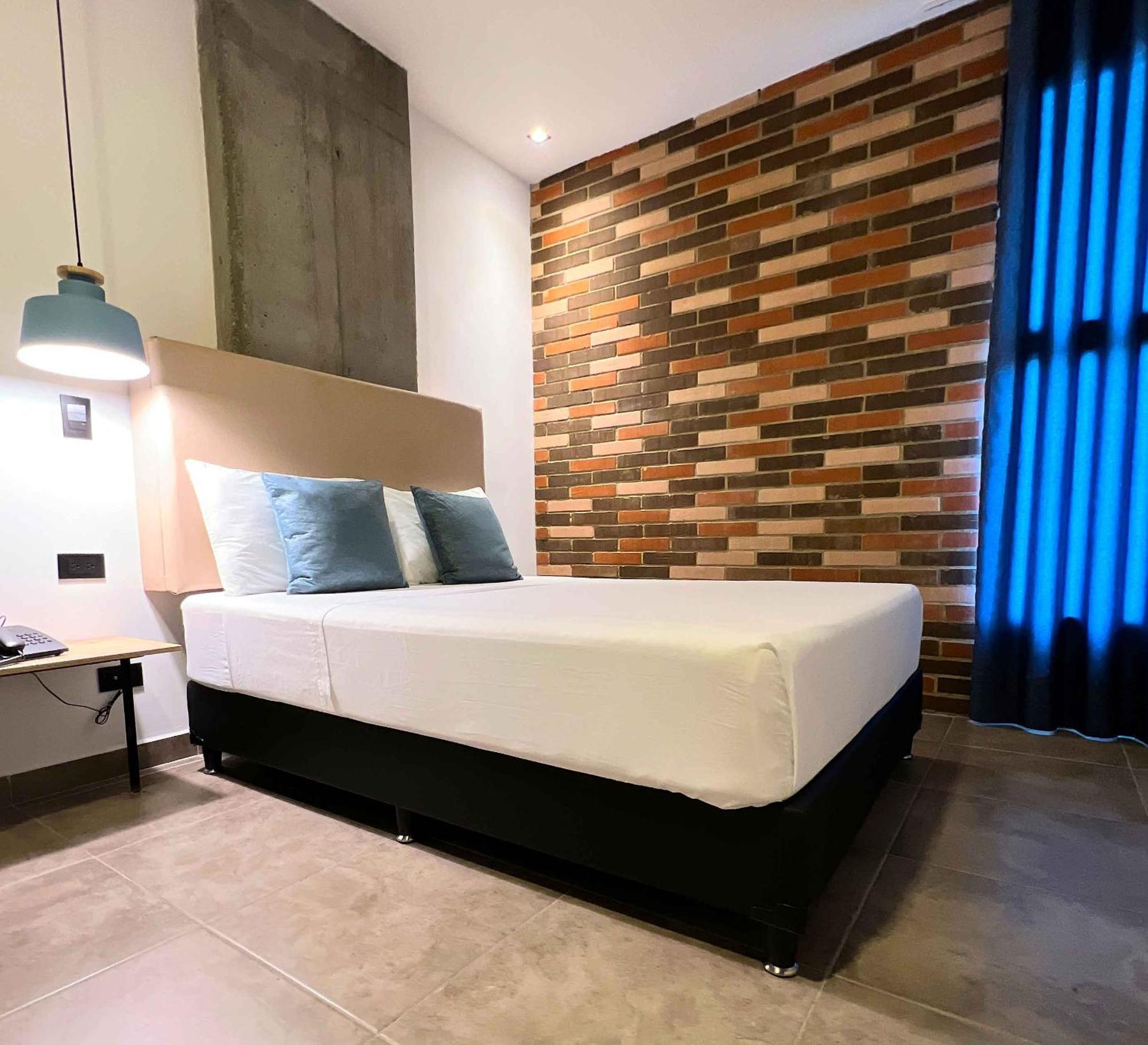 Apartahotel Medellin Bagian luar foto