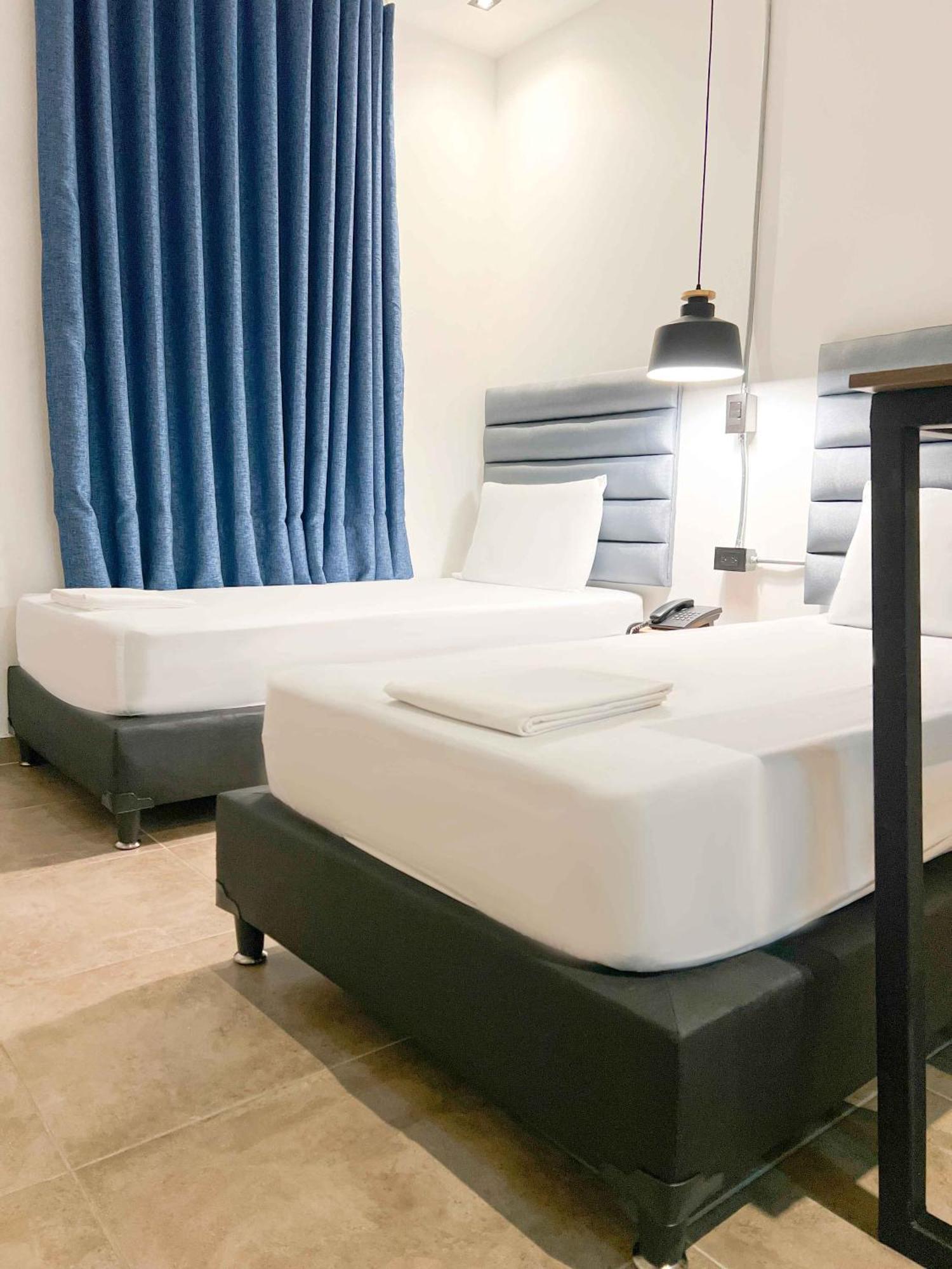 Apartahotel Medellin Bagian luar foto