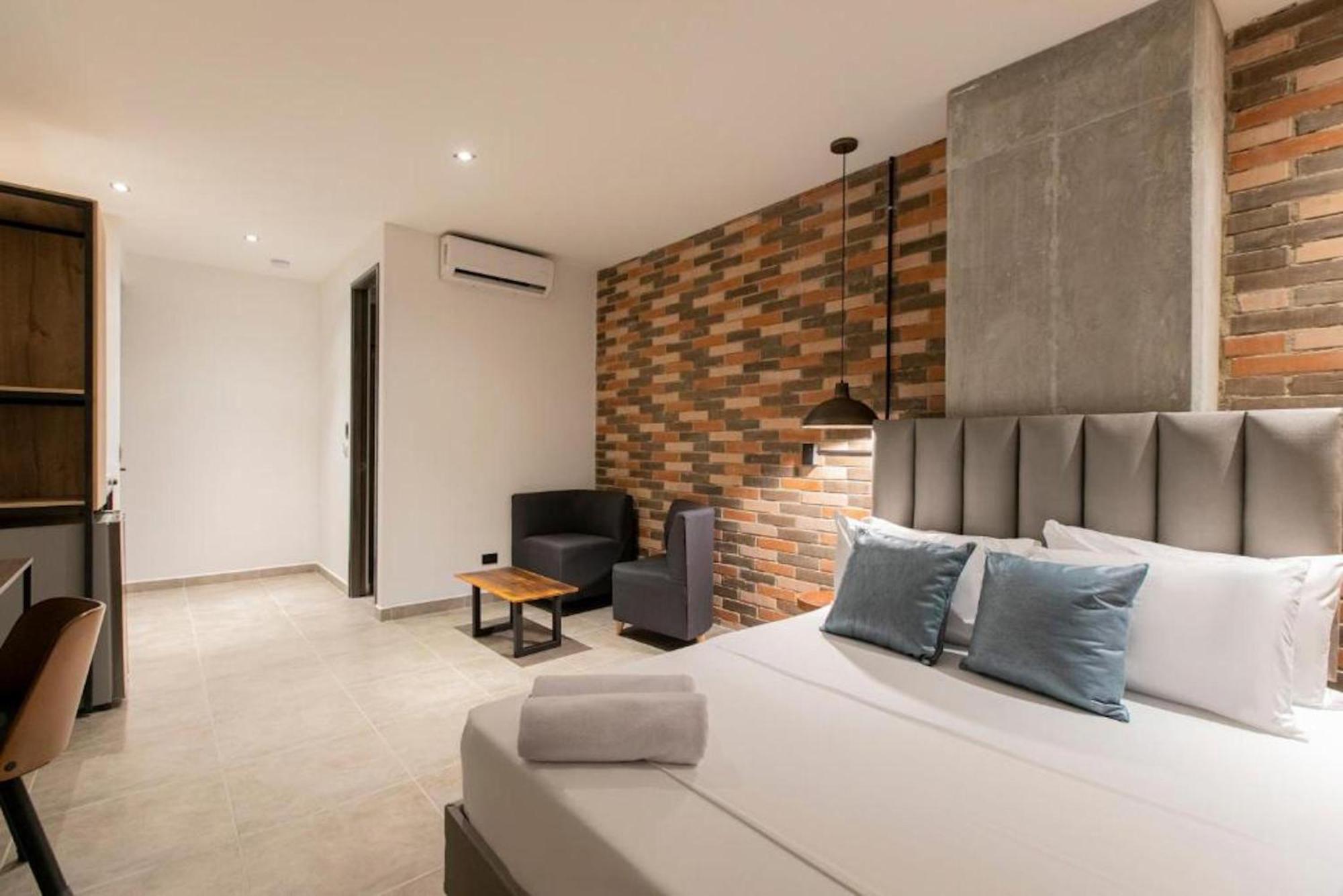 Apartahotel Medellin Bagian luar foto