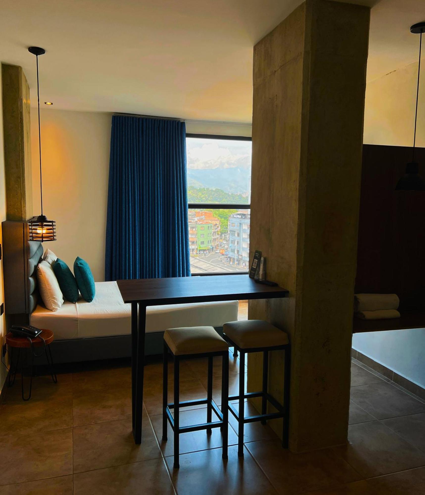 Apartahotel Medellin Bagian luar foto
