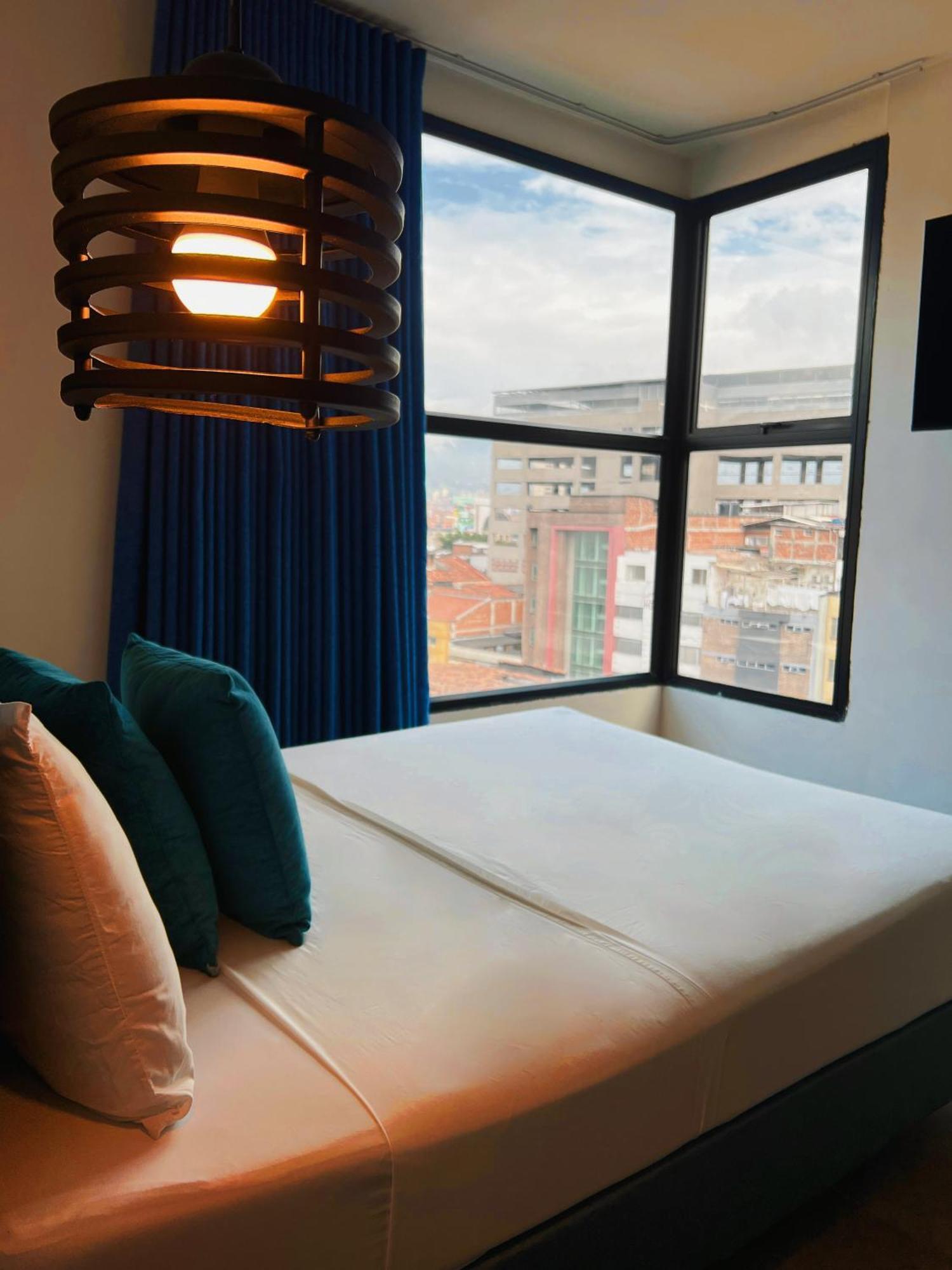 Apartahotel Medellin Bagian luar foto