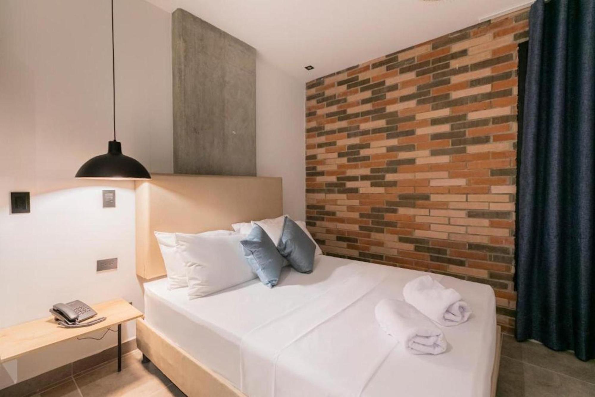 Apartahotel Medellin Bagian luar foto