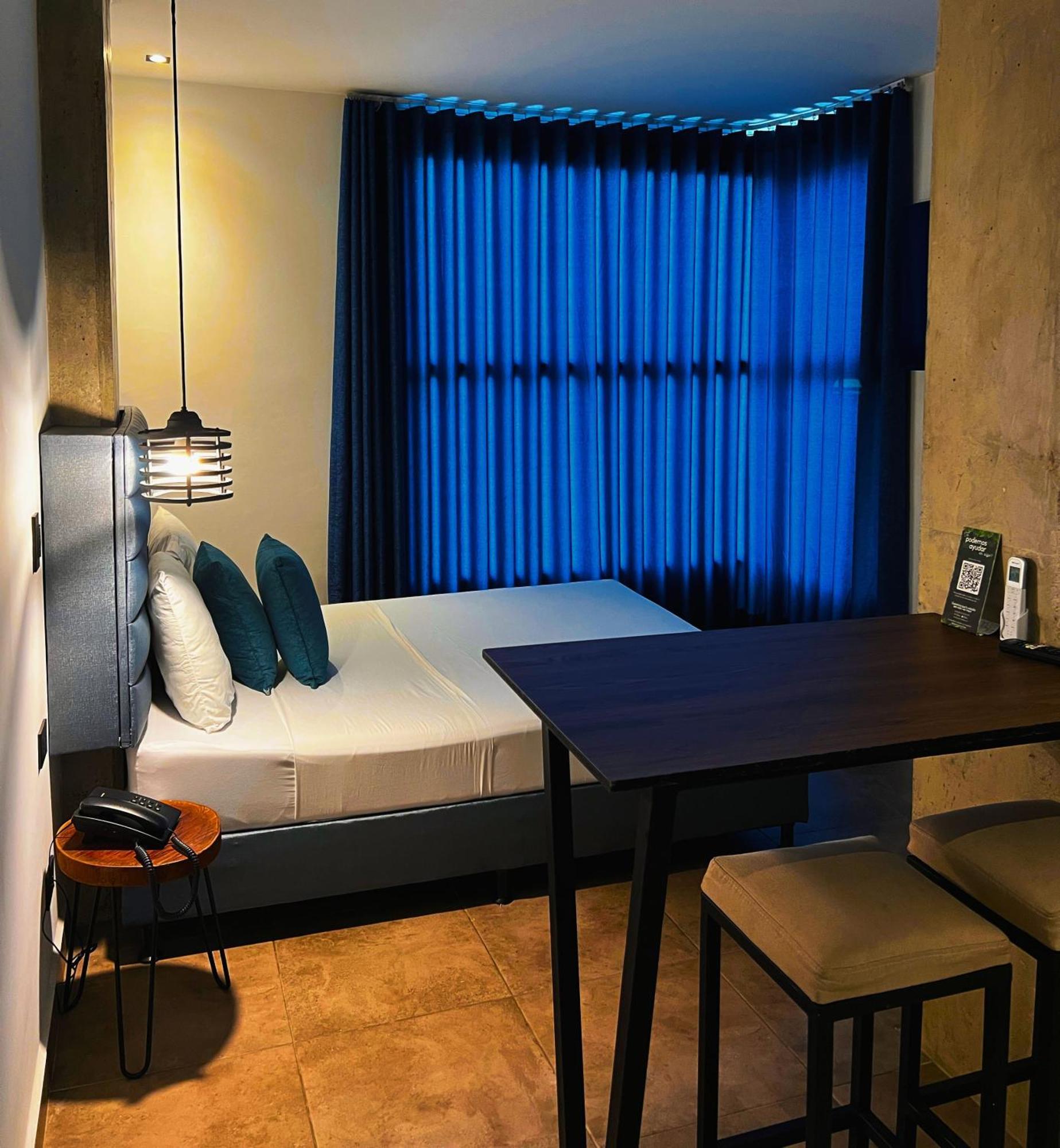 Apartahotel Medellin Bagian luar foto