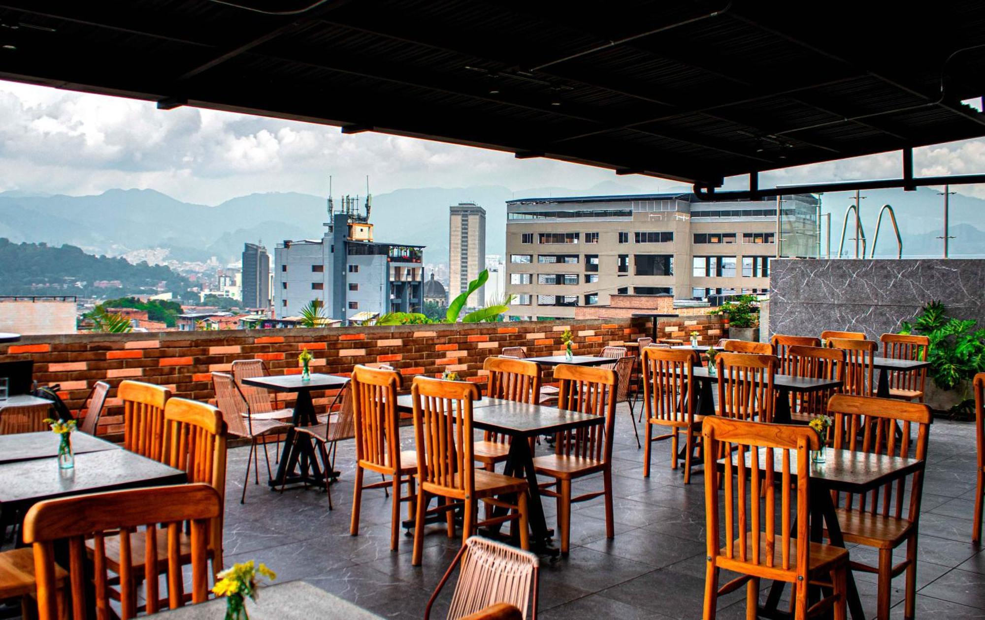 Apartahotel Medellin Bagian luar foto