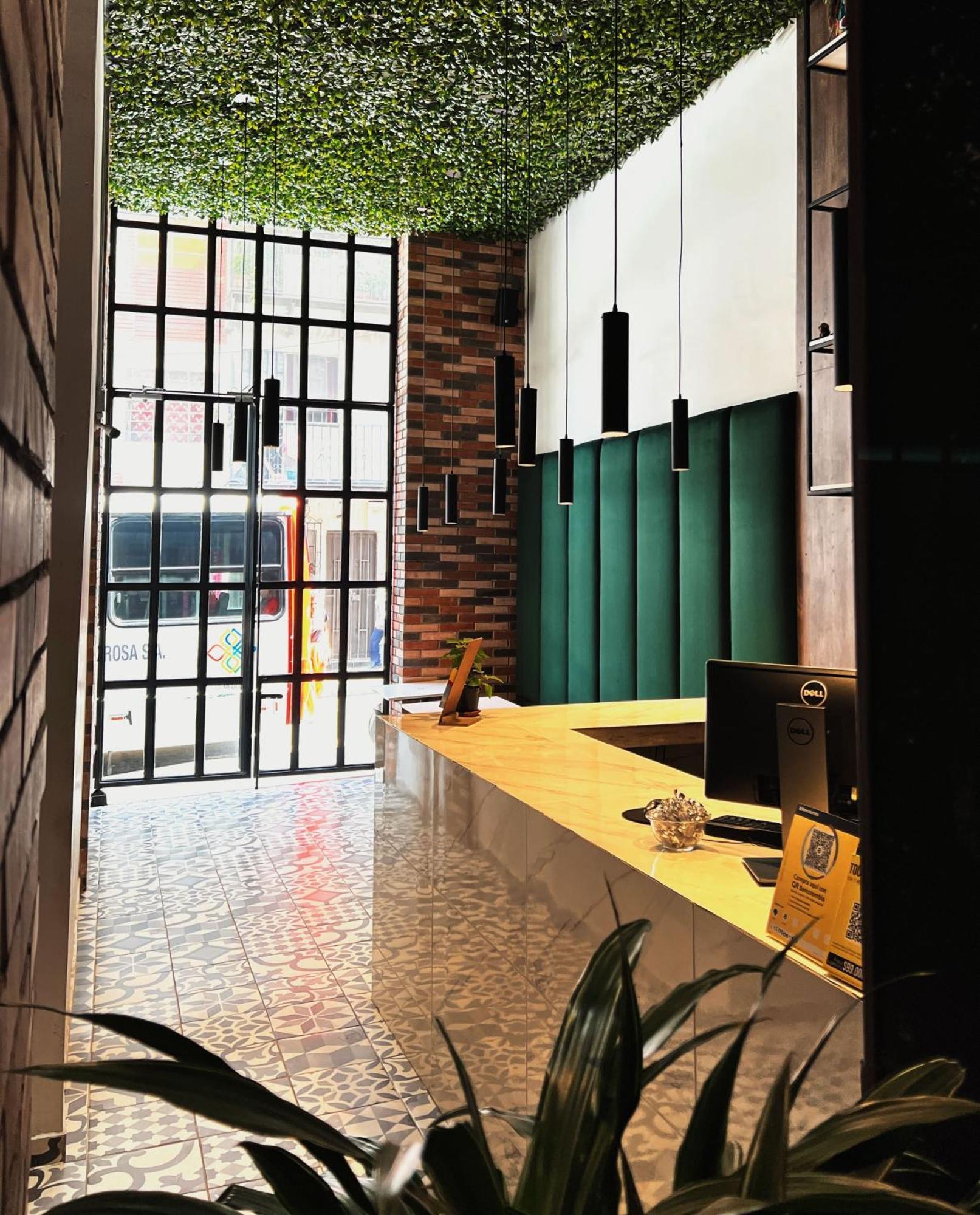 Apartahotel Medellin Bagian luar foto